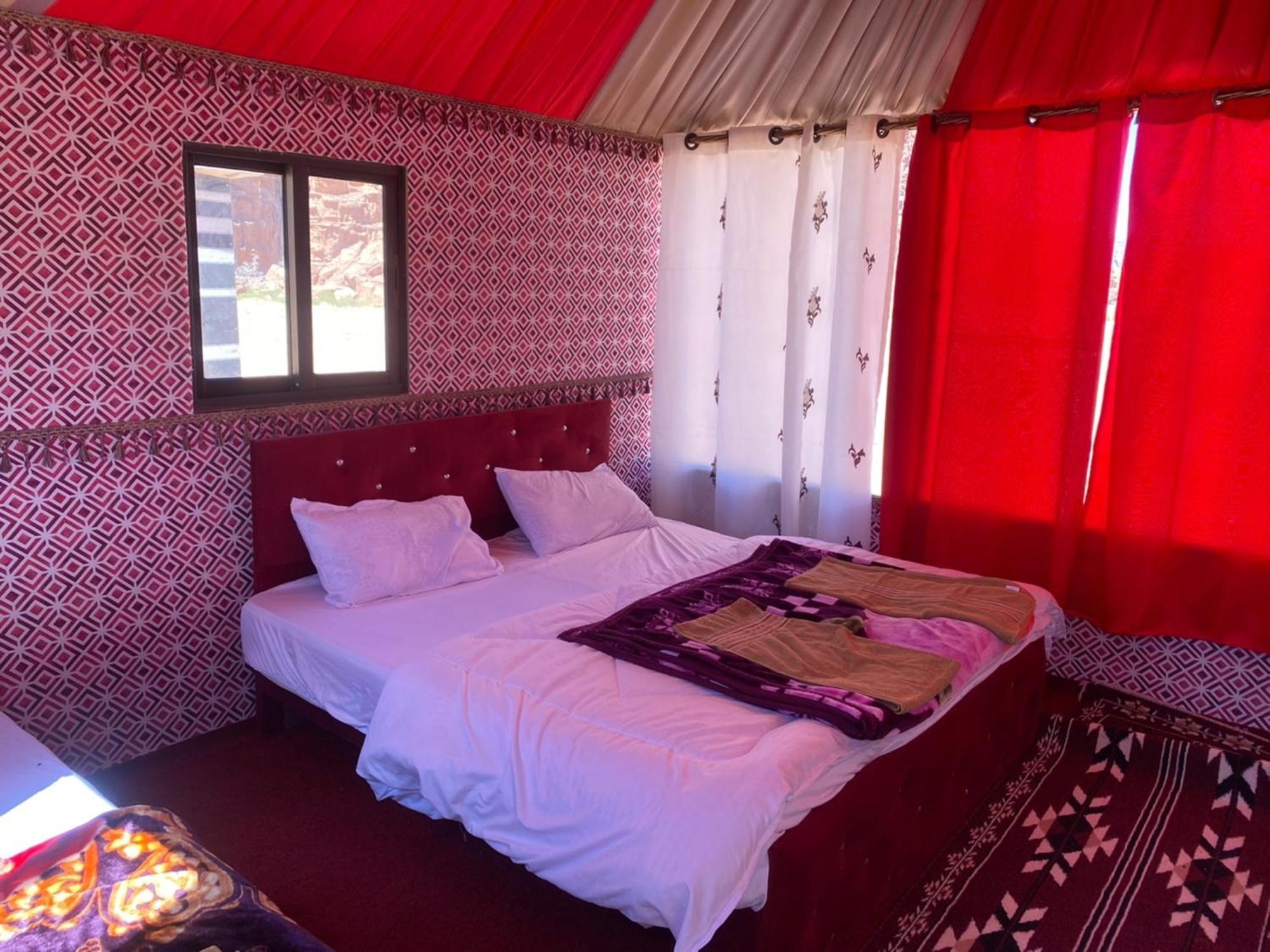 Bed and Breakfast Calm Camp Wadi Rum Exteriér fotografie