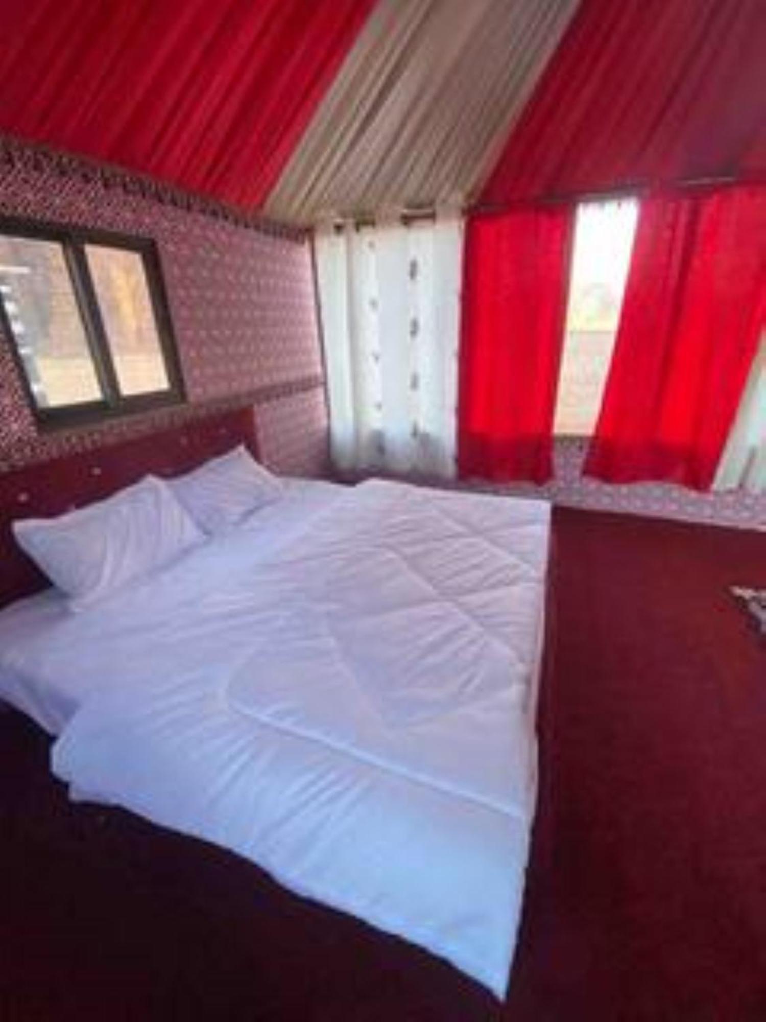 Bed and Breakfast Calm Camp Wadi Rum Exteriér fotografie